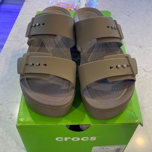 Brooklyn buckle platform crocs